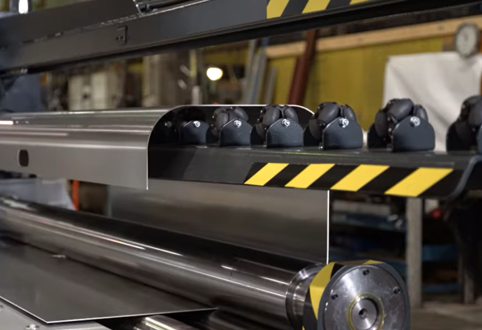 Листогиб для производства грузовых автомобилей